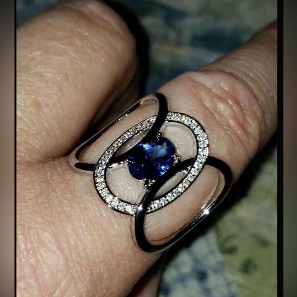 💙 Interlocking Brilliant Blue Cz Halo Silver plated Cocktail Ring - Picture 6 of 16